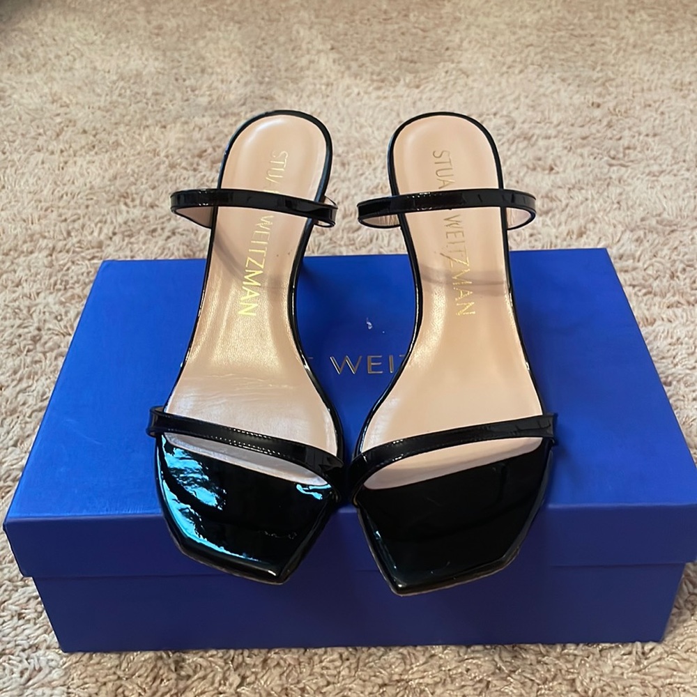Stuart Weitzman Aleena 75 mm black patent sandal size 9